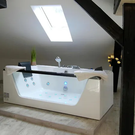 Cozy With Whirlpool In Apartmán
